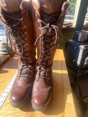 Like New Ariat Waterproof Brown Leather Sherpa-Lined Leather Boots